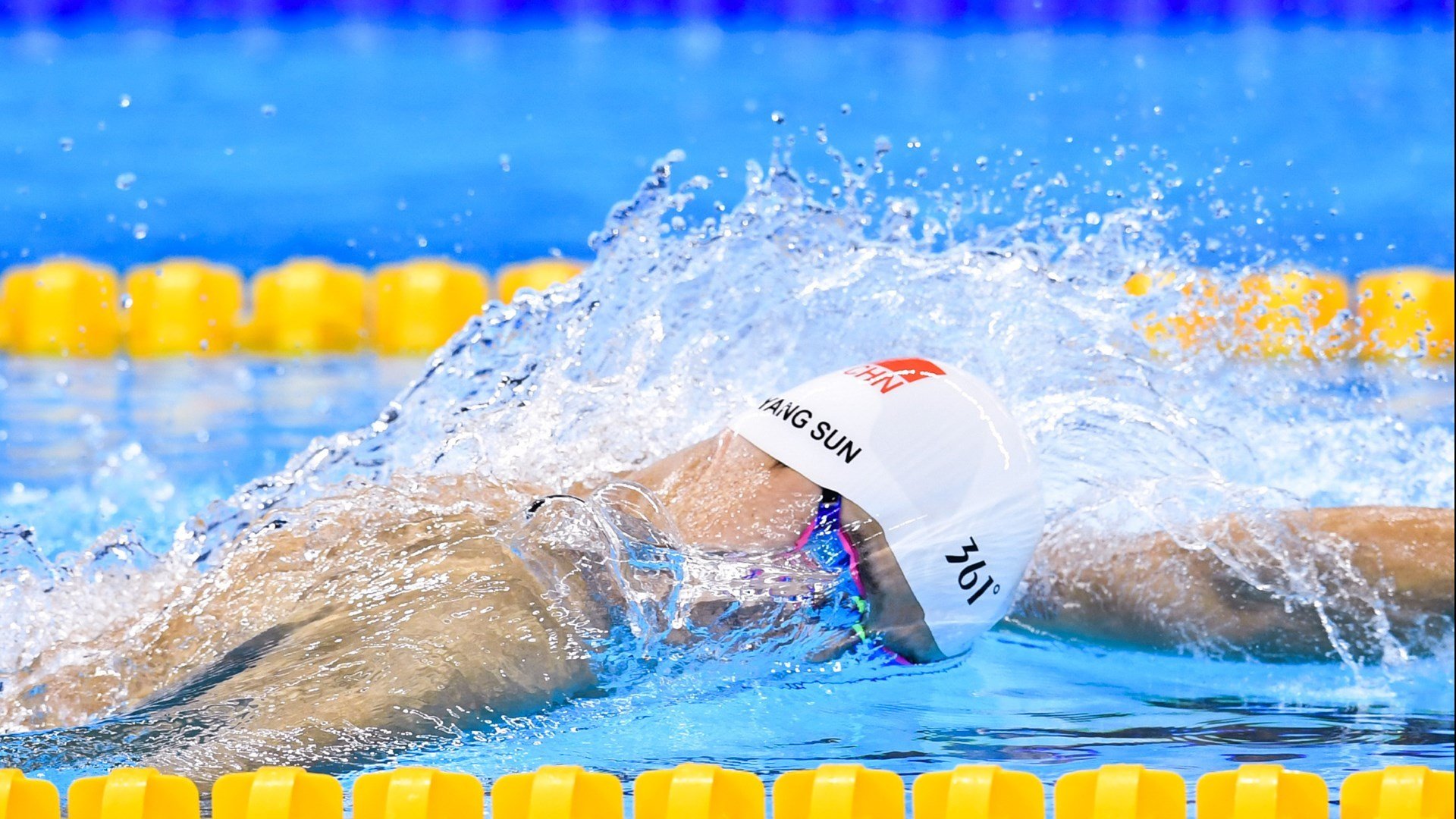 跳水决赛摩纳哥选手状态佳，摩洛哥跳水