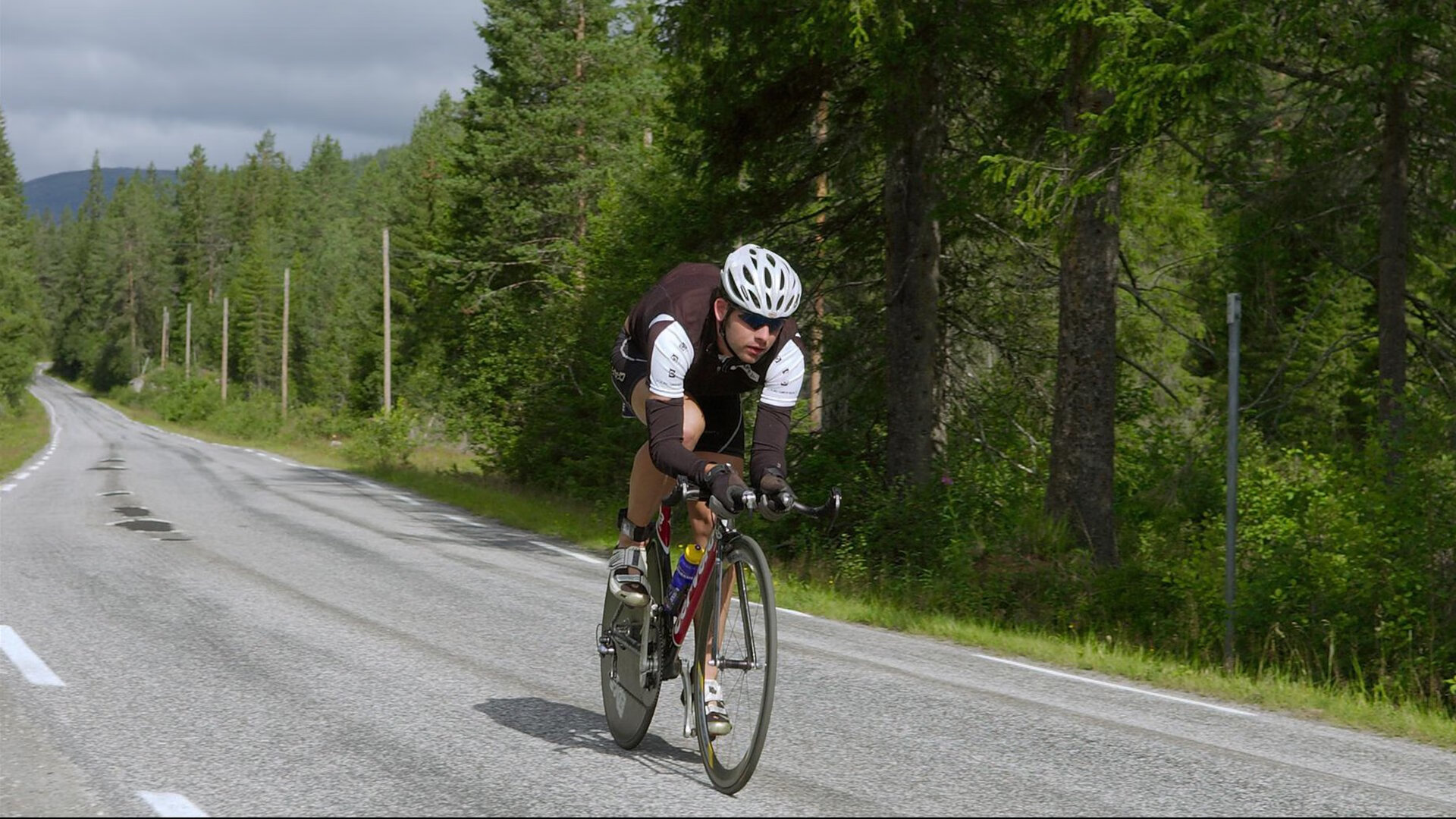 阿诺德:西甲技术胜过英超,崇拜阿隆索感叹其不老传奇,阿诺德比赛视频